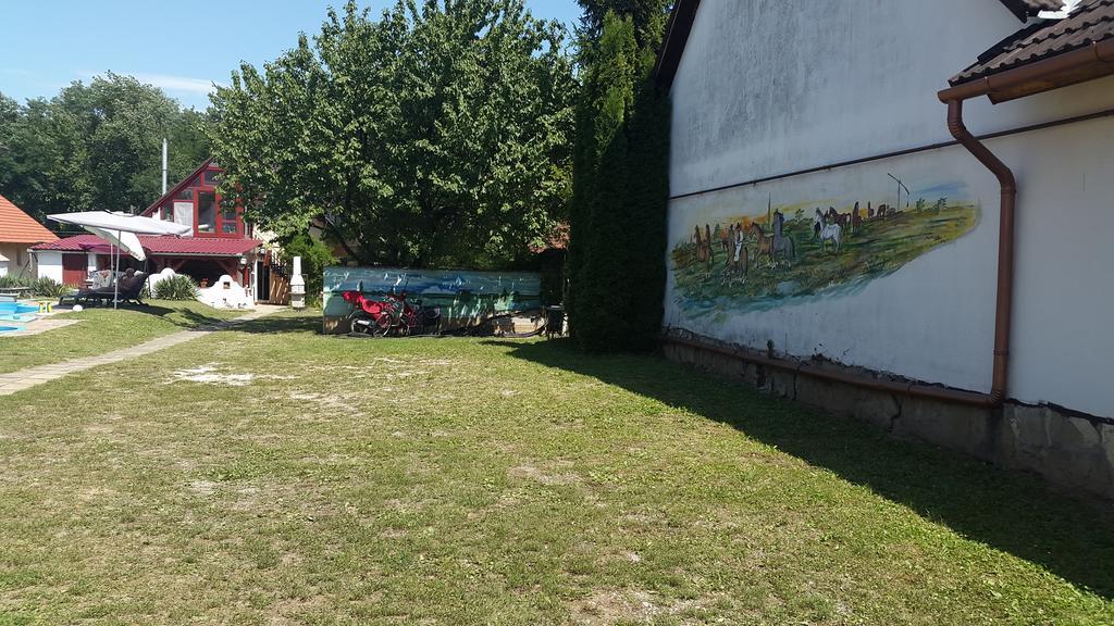 Pension Elisabeth Balatonlelle Esterno foto
