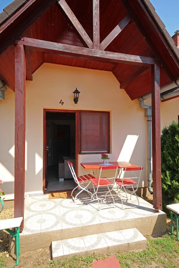 Pension Elisabeth Balatonlelle Esterno foto