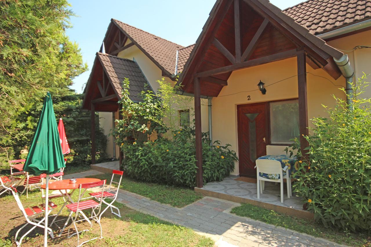 Pension Elisabeth Balatonlelle Esterno foto
